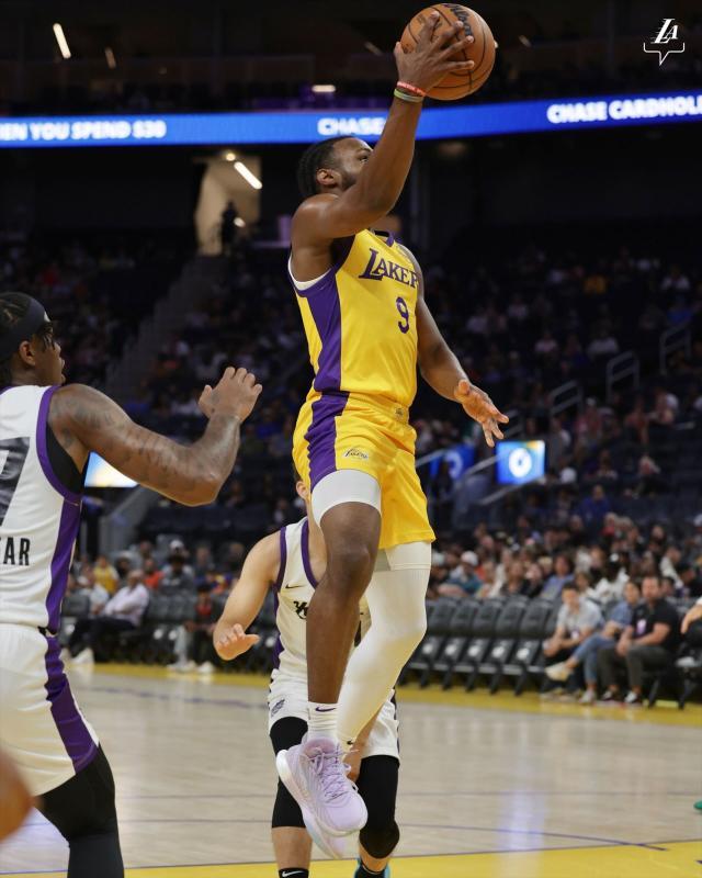 AG百家乐登录入口-布朗尼首秀9投2中仅拿4分 詹姆斯：夏联数据不重要