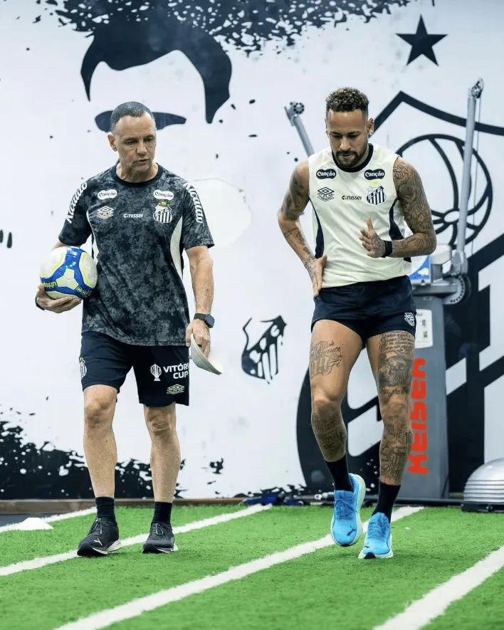 AG百家乐官网-内马尔社媒晒恢复训练暗示即将复出：正在加载