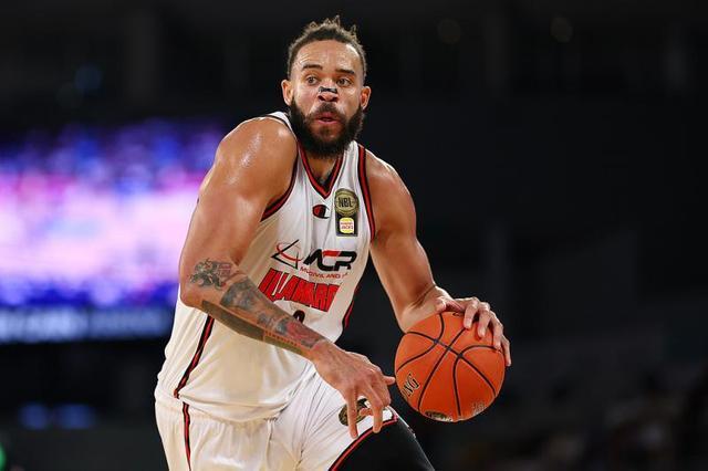 AG百家乐登录入口-CBA｜冠军中锋麦基抵京报到，北汽男篮如虎添翼