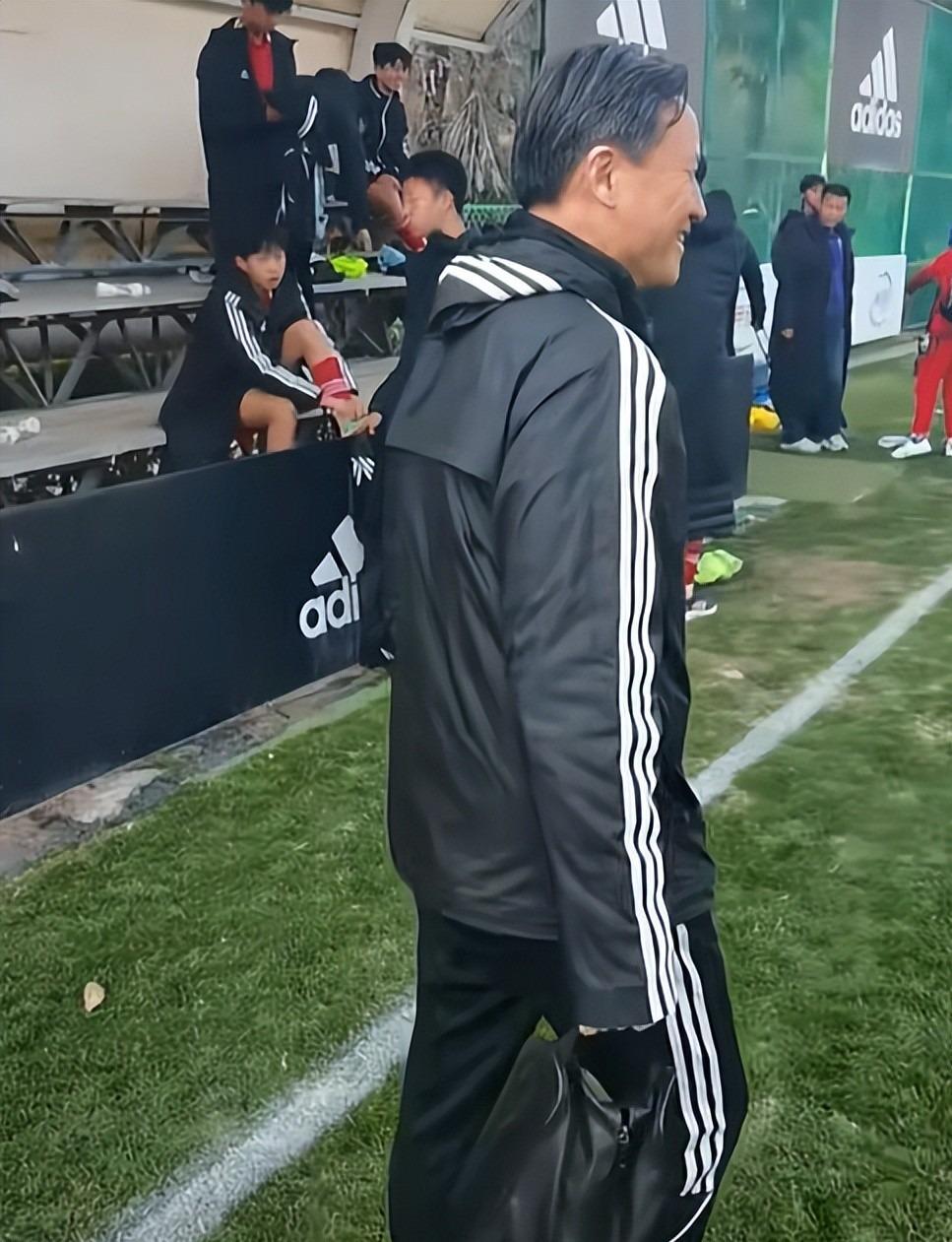 AG百家乐-申城传奇教练，曾获5运会金牌，当过申花上港主帅，69岁仍不退休