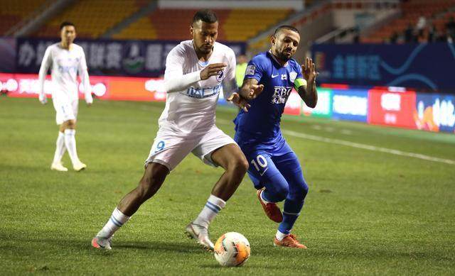 大连人完成工资奖金确认表 紧急工作仍是选主帅