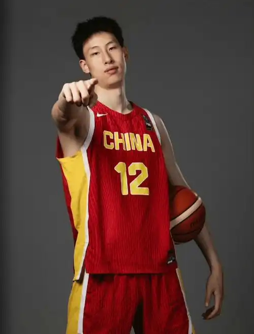 AG百家乐登录入口-不是王俊杰，广东或锁定新援，母亲国手，签字费或超1000万|广东男篮|徐昕|易建联|杨鸣|篮板_新浪体育_新浪新闻