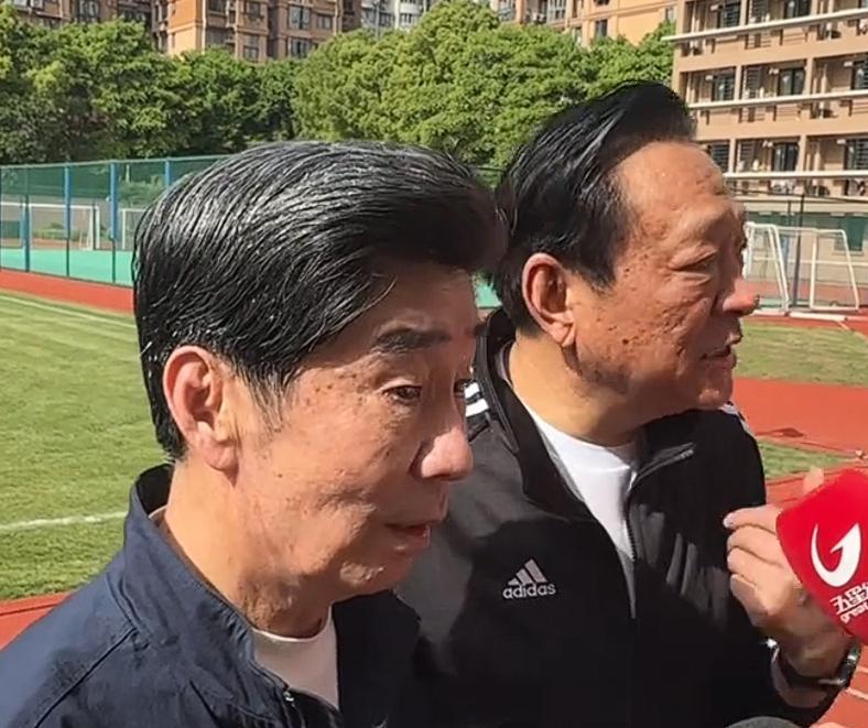 百家乐官网-阿德阿庆原来都是球迷！出席上海高中足球联赛，年近70又获新身份