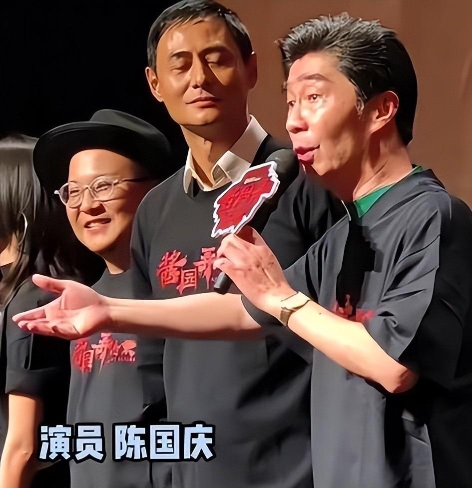 百家乐官网-阿德阿庆原来都是球迷！出席上海高中足球联赛，年近70又获新身份